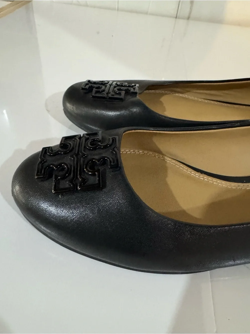 Tory Burch Black Leather Logo Round-Toe Ballet Flats Size 8.5